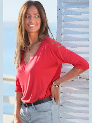 3/4 Sleeve V-Neck Long Sleeve T-Shirt