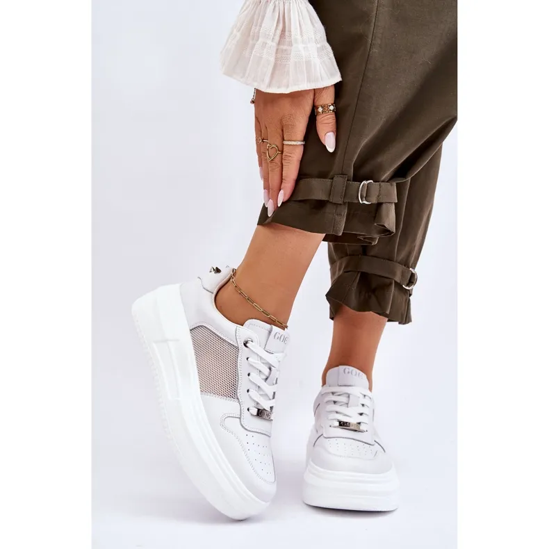 Classic women's sports shoes GOE LL2N4060 White.